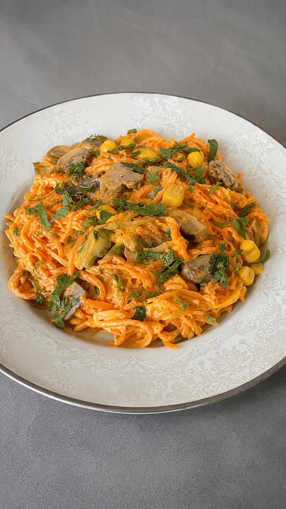 Салат с морковью, грибами и кукурузой