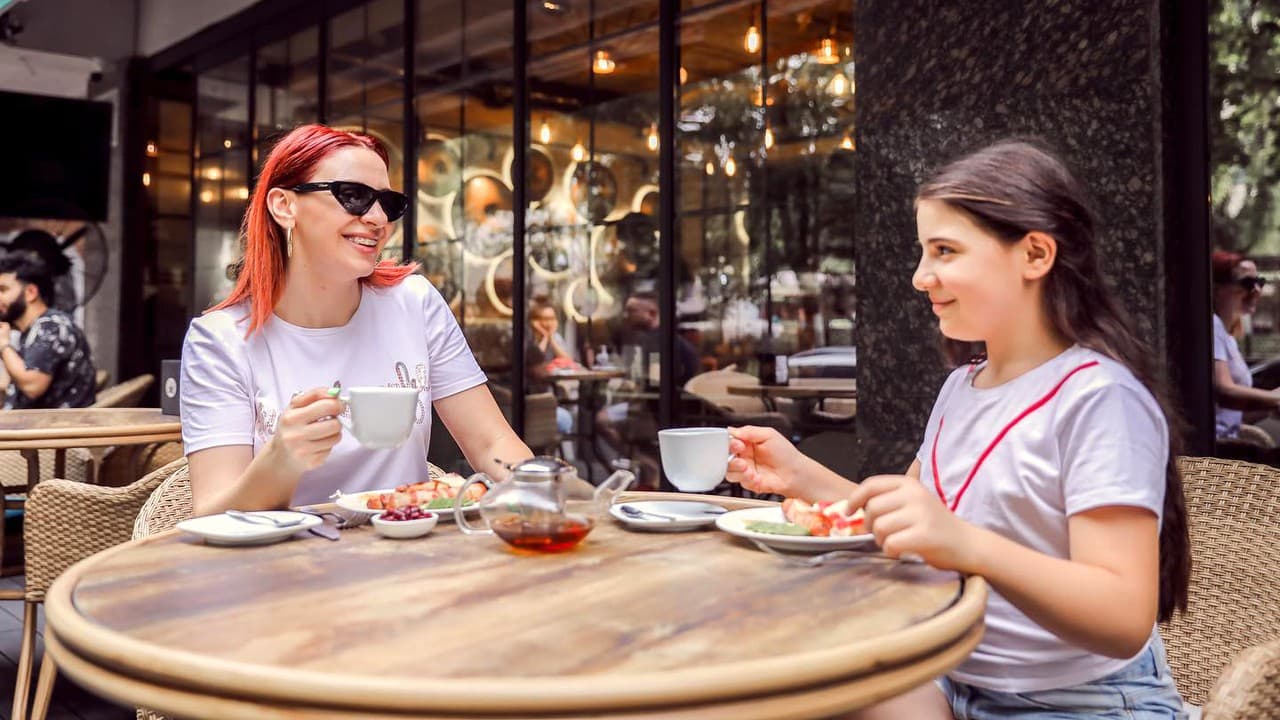 Buzand Cafe Restaurant — интерьер